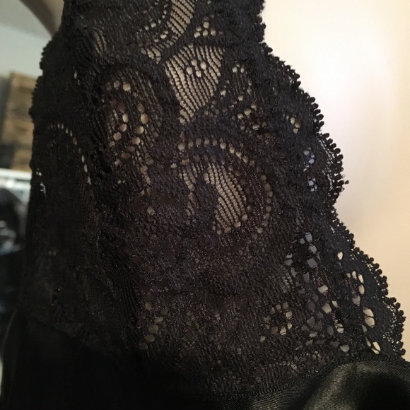 Victoria’s Secret M black lace pleated babydoll - Picture 3 of 5